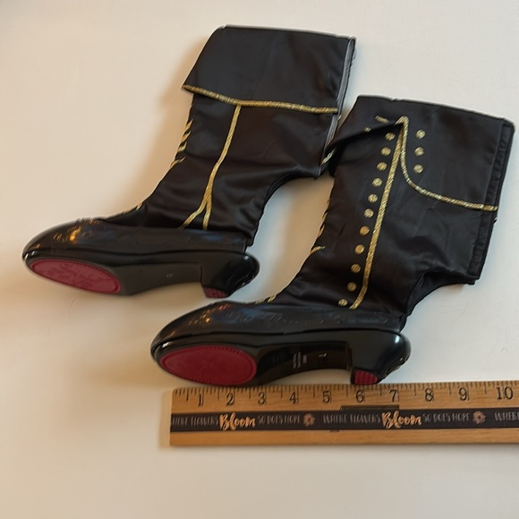 Disney Frozen 2 Anna Travel Dress Costume with Boots NEW WITHOUT TAGS - Picture 5 of 16